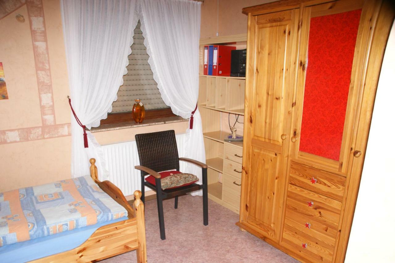Ferienwohnung Hotz - Wohnung für Monteure Konken Exterior foto